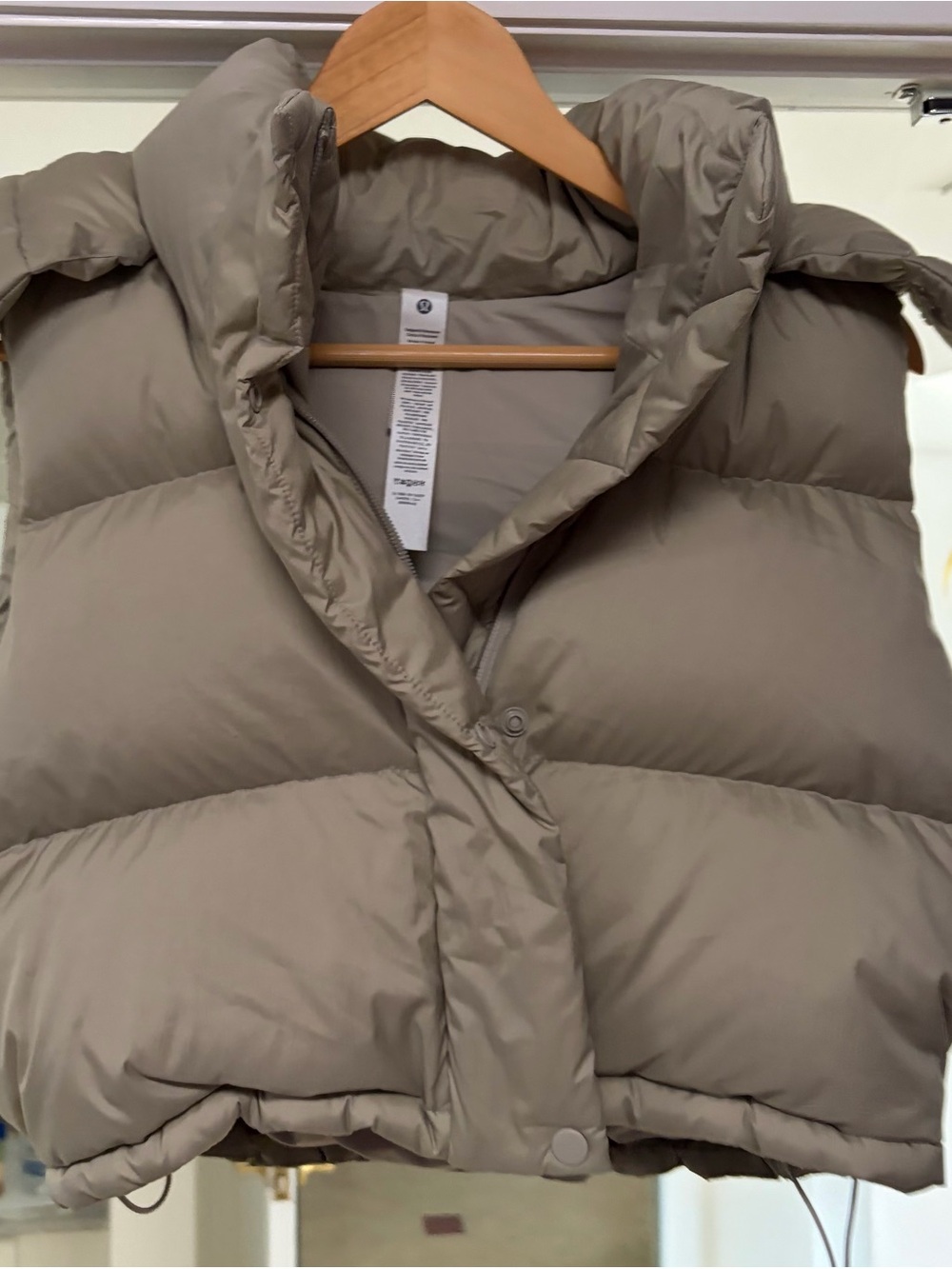 NWOT Lululemon athletica Taupe Puffer Vest with detachable Hood - Picture 11 of 12